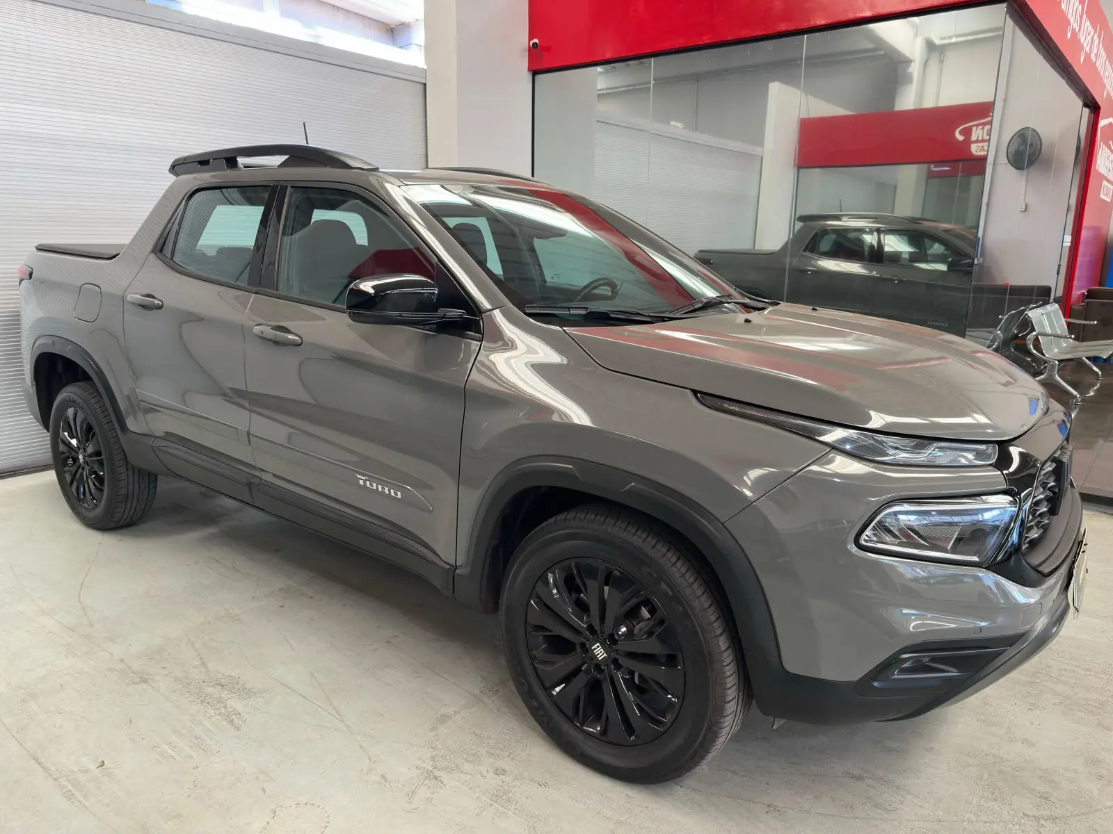 Fiat TORO VOLCANO a venda na Anderson Multimarcas