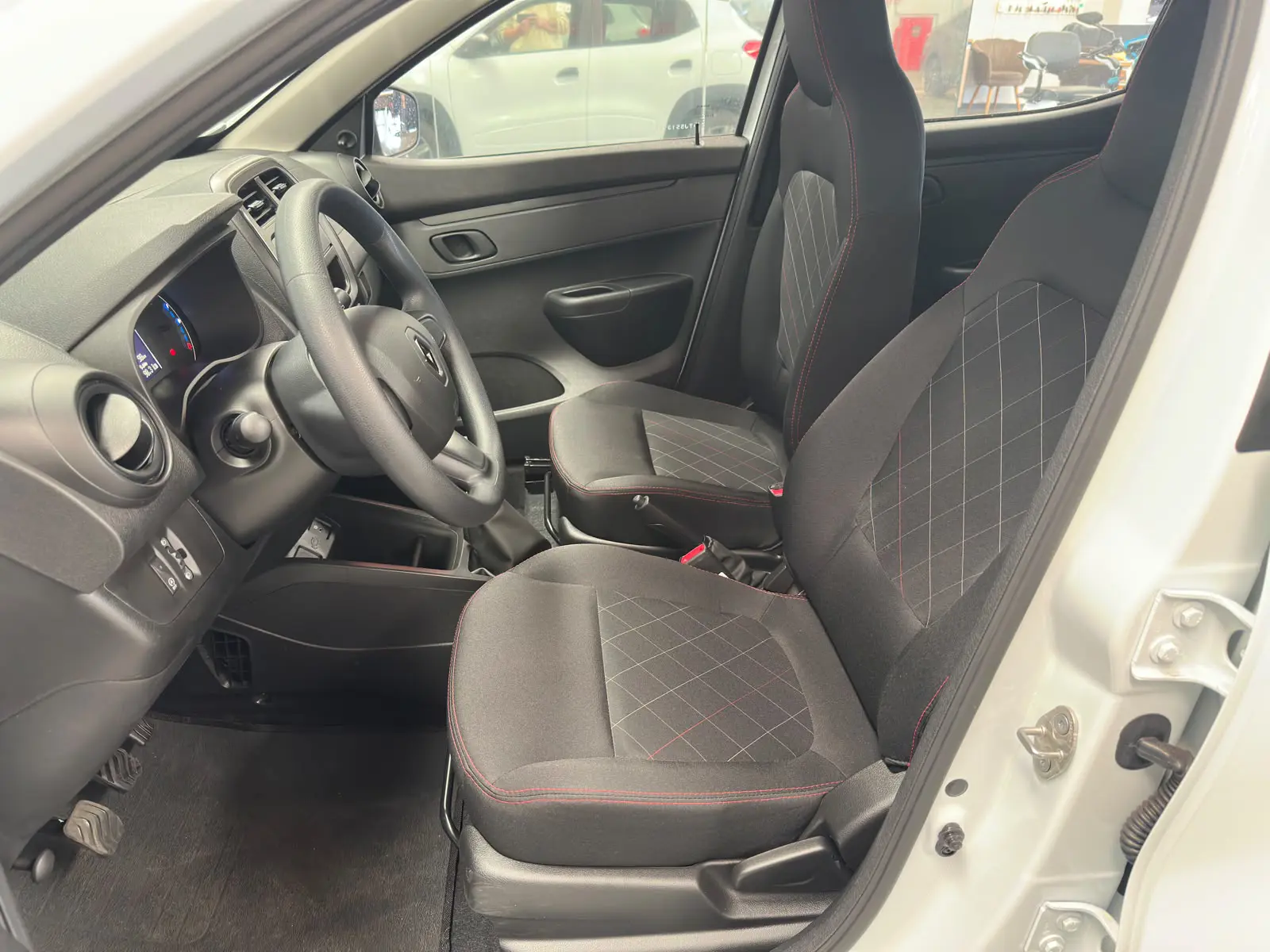 Renault KWID ZEN a venda na Anderson Multimarcas