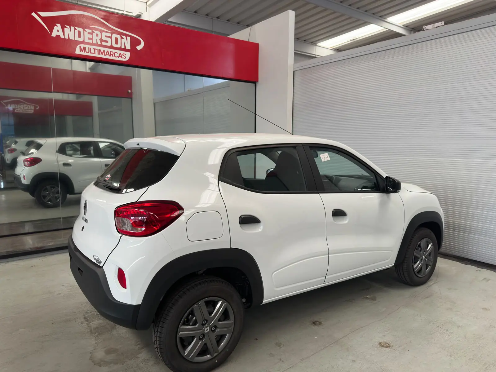 Renault KWID ZEN a venda na Anderson Multimarcas
