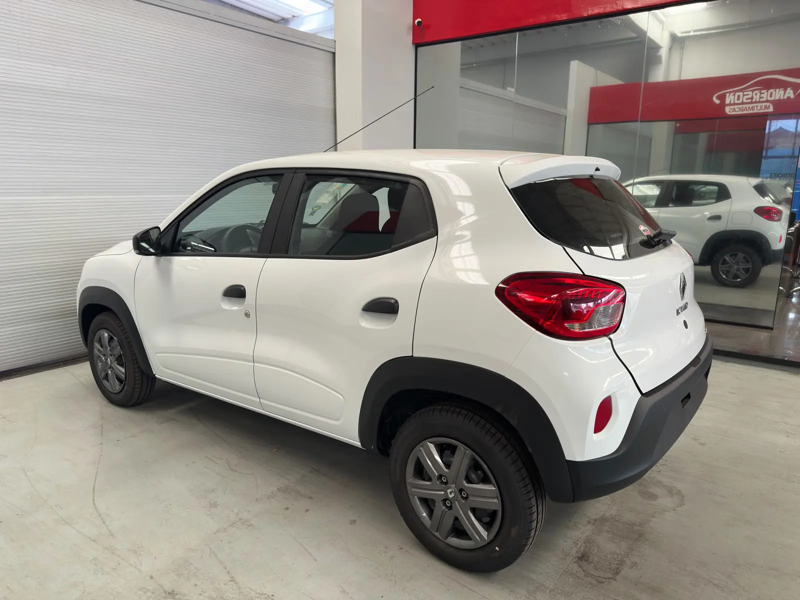 Renault KWID ZEN a venda na Anderson Multimarcas