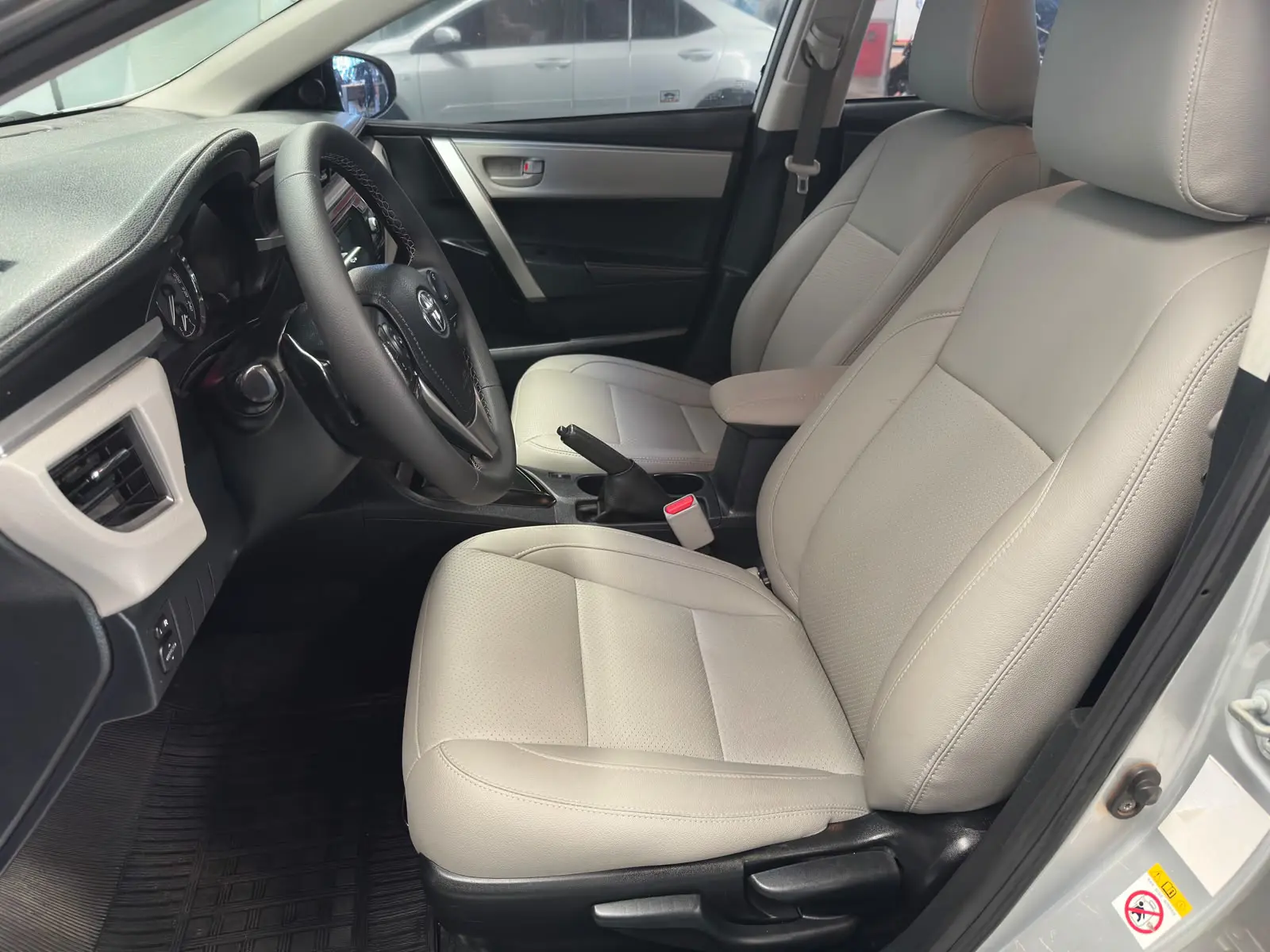 Toyota COROLLA XE a venda na Anderson Multimarcas